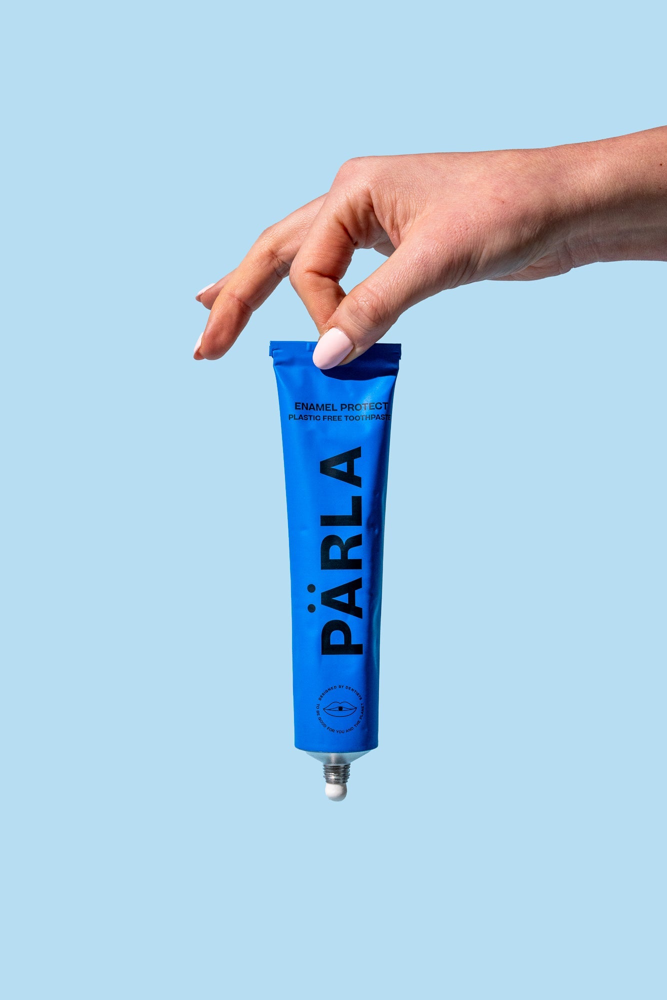 PÄRLA Enamel Protect Toothpaste lifestyle