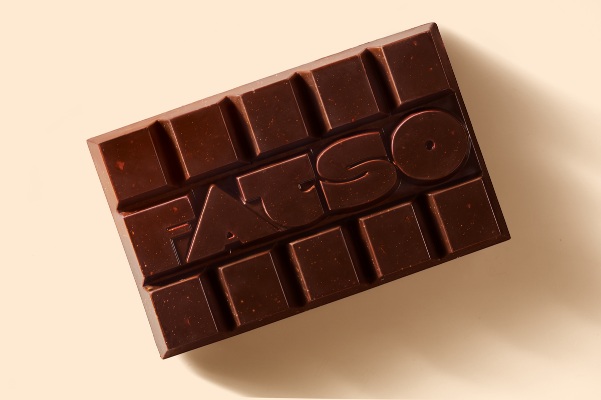 Fatso Morn'n Glory 60% dark Colombian chocolate bar with cornflakes, toast pieces, and orange marmalade.